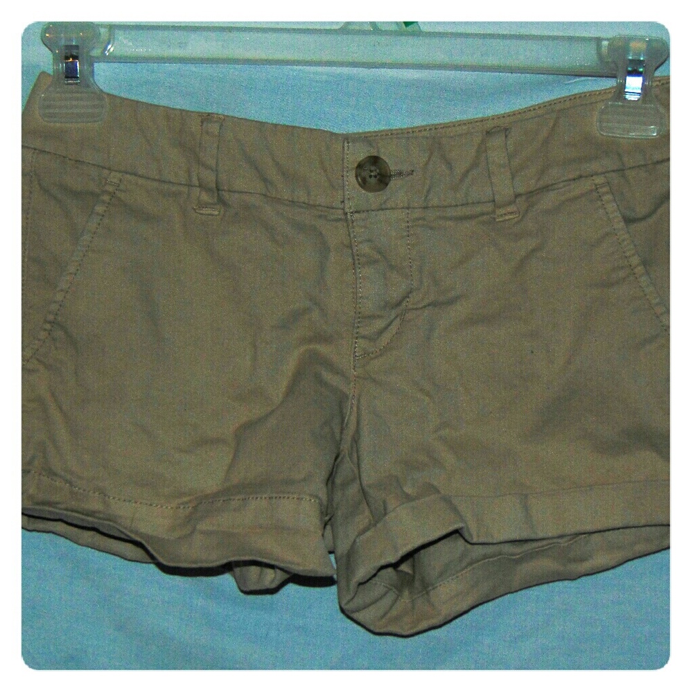 Khaki American eagle shorts